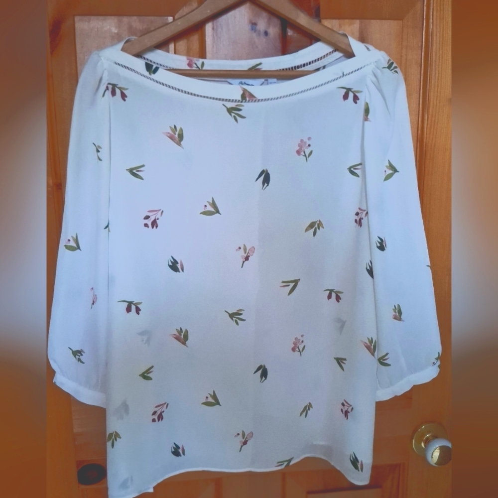 NWOT Reitmans Blouse